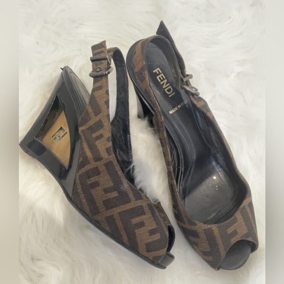 Fendi brown medium heels sling backs - Picture 2 of 4